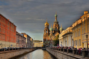 Städtetrip nach Sankt Petersburg mit Luxushotel mit Blick auf die Eremitage