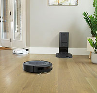 iRobot Roomba® i4+ (i4558), mit Beutel, WLAN-fähig, autom. Absaugstation, ideal bei Haustieren