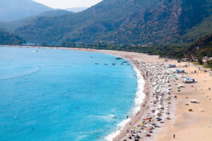 Wo kann man in der Türkei am besten Urlaub mit kleinen Kindern machen, um im Meer zu baden?